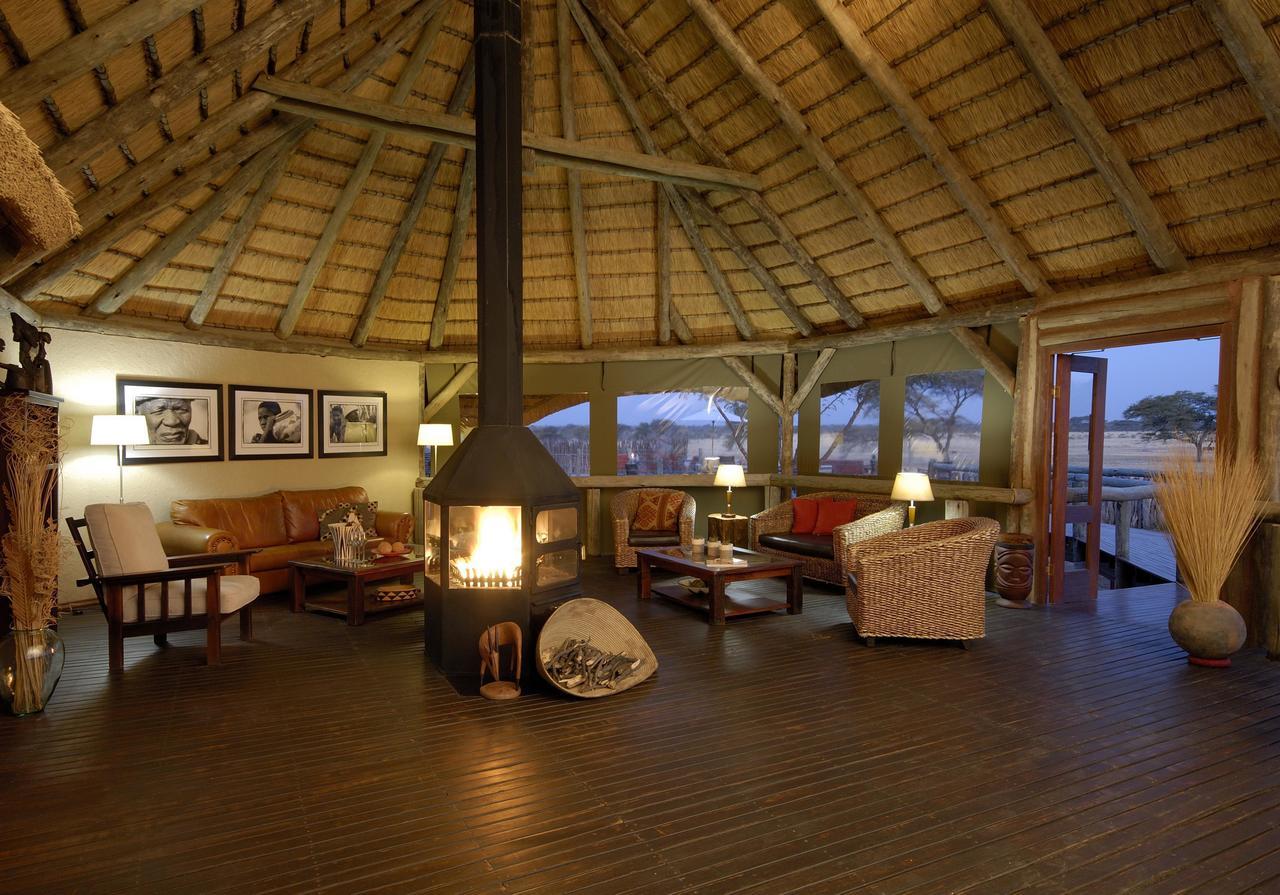 Frans Indongo Lodge Очиваронго Екстериор снимка