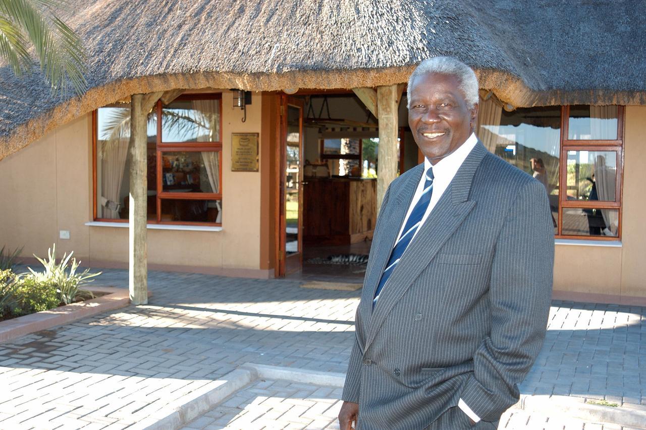 Frans Indongo Lodge Очиваронго Екстериор снимка